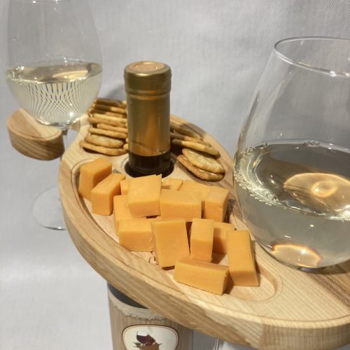 Servēšanas dēlītis uzkodām pie vīna